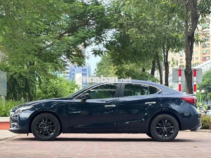 Mazda 3 2018 1.5 AT Sedan - 75000 km