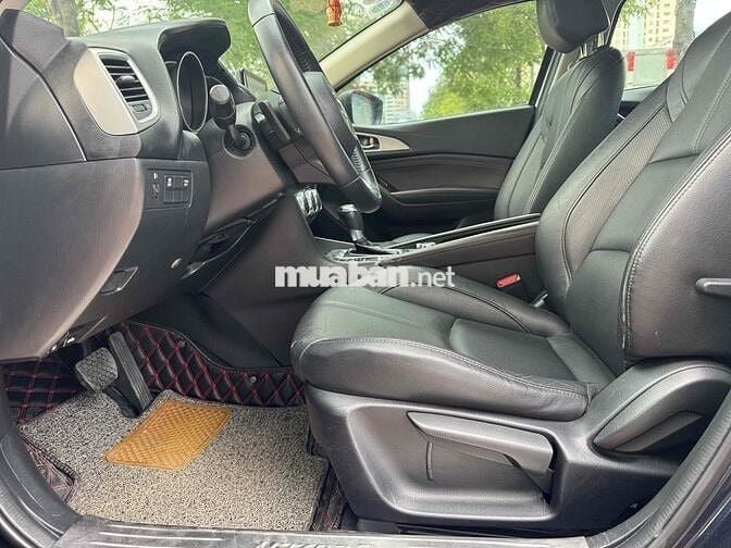 Mazda 3 2018 1.5 AT Sedan - 75000 km
