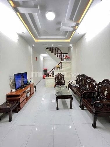 Bán nhà phố Nhật Chiêu, Tây Hồ, D/T: 50m2, K/D sầm uất, thuê ở