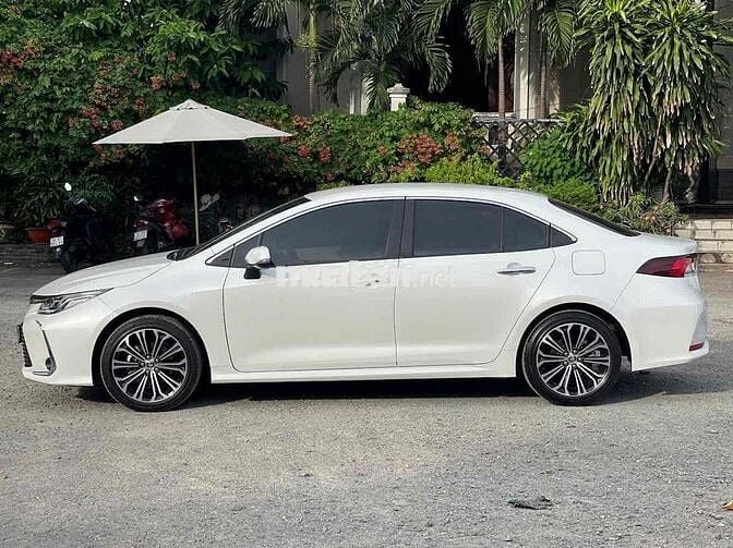 Toyota Corolla Altis 2023 1.8V - 11653 km