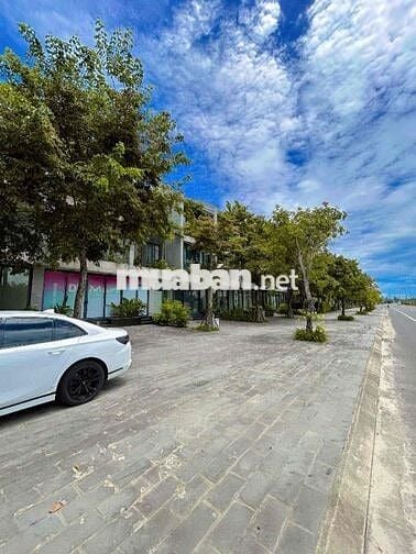 Bán nhà 3 tầng Shop house Casamia Võng nhi Hội An Võ chí công