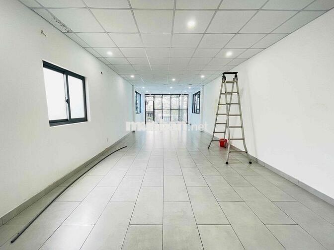 CHO THUÊ NHÀ 333B VÕ VĂN TẦN QUẬN 3 FULL ỐP KÍNH CÓ THANG MÁY GIÁ RẺ