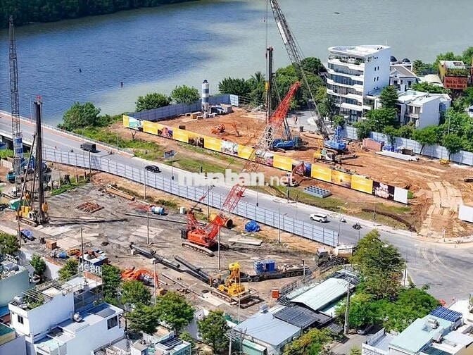Căn hộ mặt sông Hàn có sân vườn rộng 16m2 nội thất cơ bản tầng trung