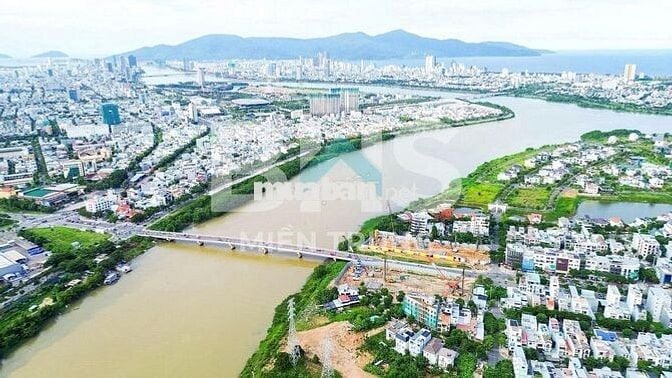 Căn hộ mặt sông Hàn có sân vườn rộng 16m2 nội thất cơ bản tầng trung