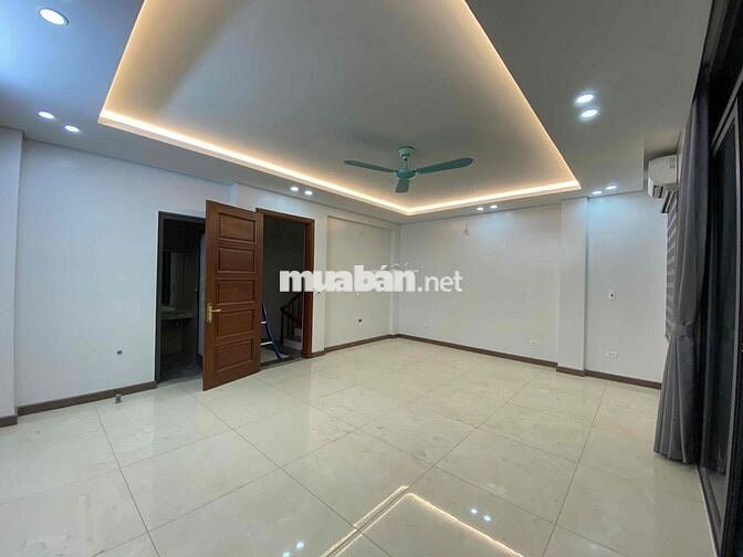 Chính chủ cho thuê văn phòng kinh doanh 35m2 Làng Việt Kiều Châu Âu