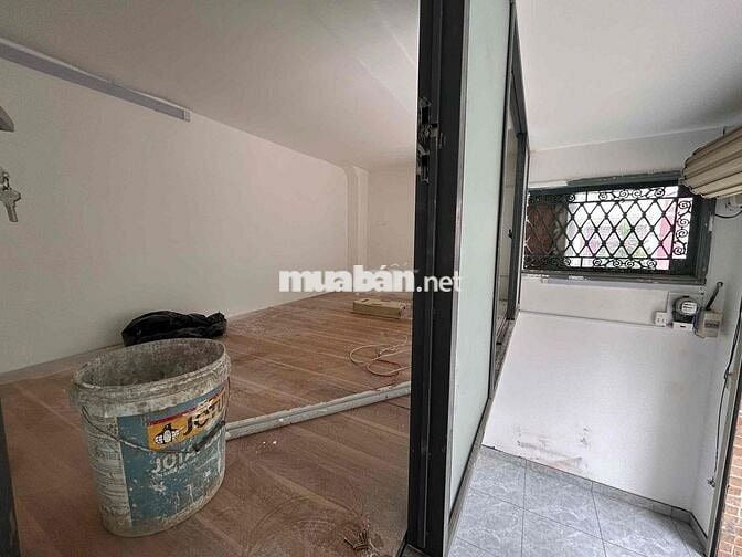 Mặt Bằng Kinh Doanh - 28m2 - Đa Ngành nghề- Có Gác Ở lại - Tân Bình