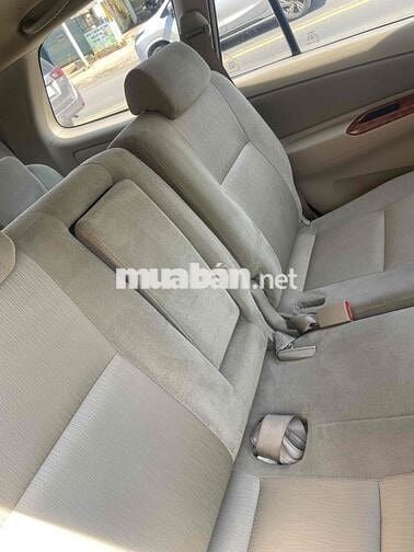 Toyota Innova 2008 G - 180000 km