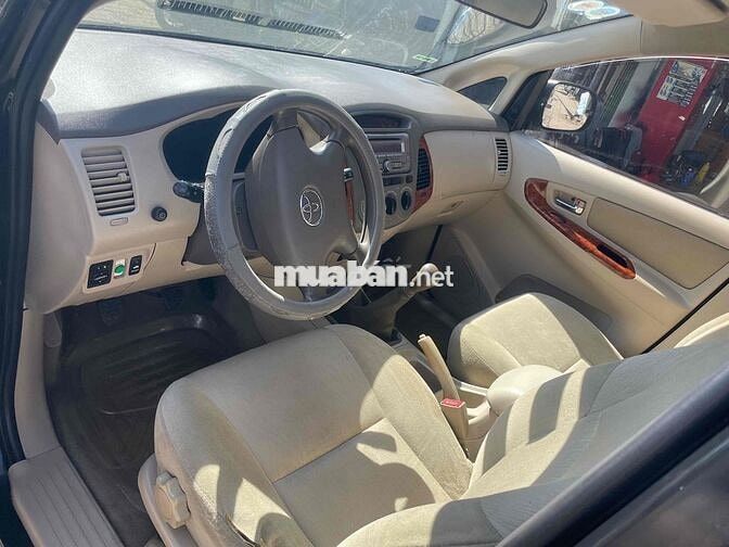 Toyota Innova 2008 G - 180000 km