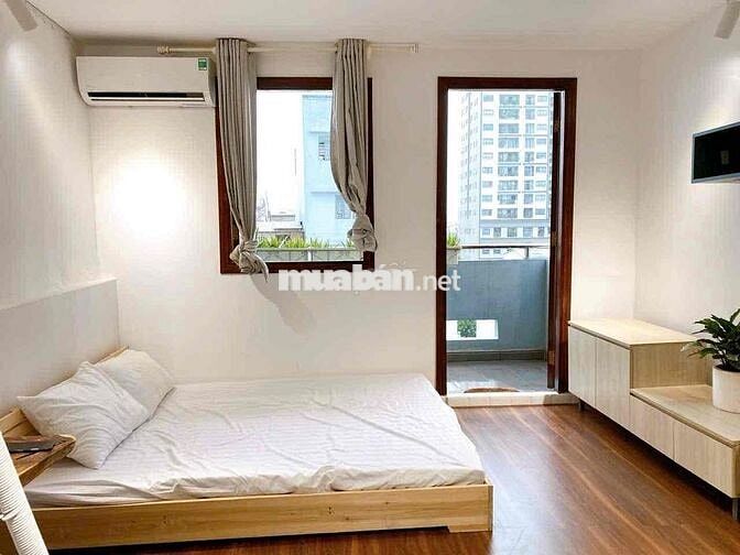 Cho Thuê Căn Hộ Ban Công Gần Ngã Tư Hàng Xanh, Gần Đại Học Hutech,....