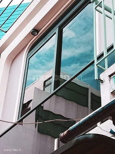 Nhà phố 1 trệt 1 lầu 3PN gần Phan Xích Long, thiết kế tối giản 6.8tỷ