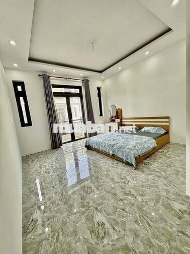 Cho Thuê Nhà Phố Y Hình DT 220m2 1Trệt 1Lửng 3Lầu 4Pn 5Wc Y Như Hình