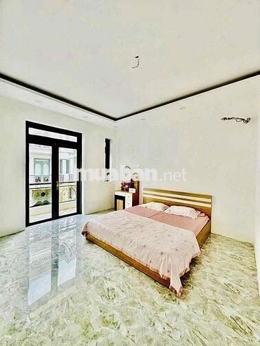 Cho Thuê Nhà Phố Y Hình DT 220m2 1Trệt 1Lửng 3Lầu 4Pn 5Wc Y Như Hình