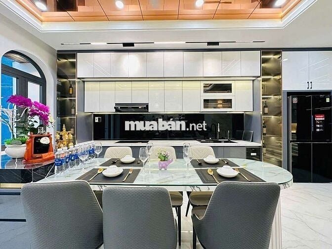 Cho thuê nhà mặt tiền 4 lầu có thang máy 4x 20 full nội thất giá 25tr