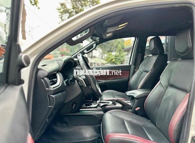 🚘 Toyota Fortuner Legender 2.4 Máy Dầu - Siêu Lướt