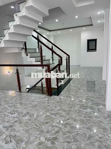 Cho Thuê Nhà Phố Y Hình DT 220m2 1Trệt 1Lửng 3Lầu 4Pn 5Wc Y Như Hình