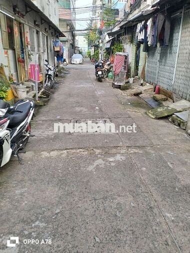 6tr chốt cọc 1thang nhà cấp 4 dt 4❌17 có 1pn To 1 máylạnh nhà đẹp tktq