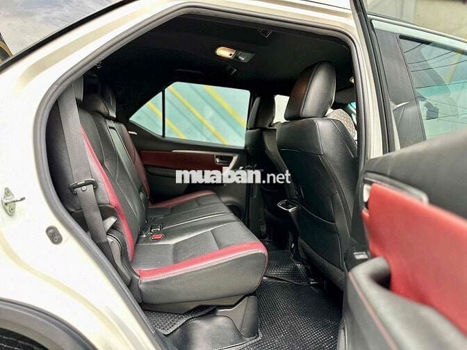 🚘 Toyota Fortuner Legender 2.4 Máy Dầu - Siêu Lướt
