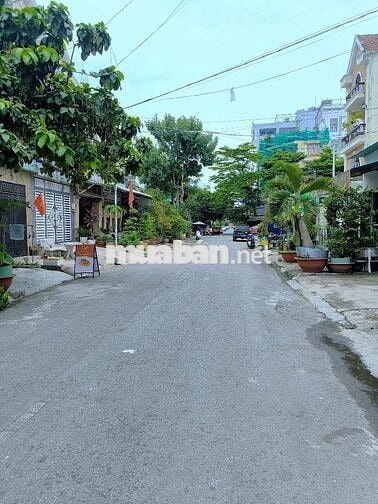 Bán gấp căn nhà mặt tiền đường số Tân Quy - Giá chỉ 9.5 tỷ