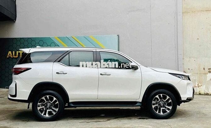 🚘 Toyota Fortuner Legender 2.4 Máy Dầu - Siêu Lướt
