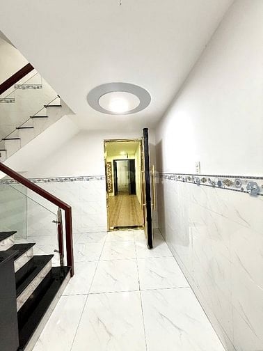 ⭐️Nhà DT:4x16m, 2 lầu xe hơi để trong nhà hẻm 5m Trần Thị Trọng, P15