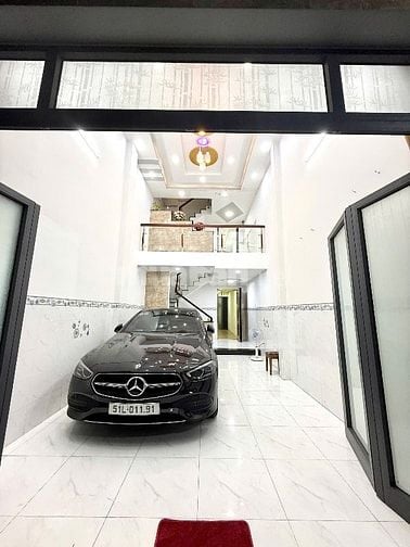 ⭐️Nhà DT:4x16m, 2 lầu xe hơi để trong nhà hẻm 5m Trần Thị Trọng, P15