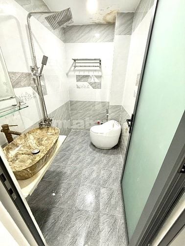 ⭐️Nhà DT:4x16m, 2 lầu xe hơi để trong nhà hẻm 5m Trần Thị Trọng, P15