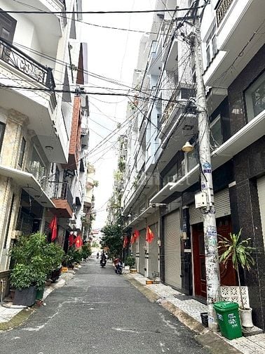 ⭐️Nhà DT:4x16m, 2 lầu xe hơi để trong nhà hẻm 5m Trần Thị Trọng, P15
