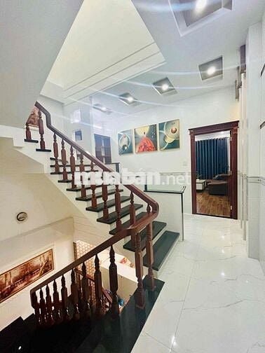 CHO THUÊ NHÀ TRỆT 2 LẦU MỚI ĐẸP CÓ NỘI THẤT KDC HƯNG PHÚ - CẦN THƠ