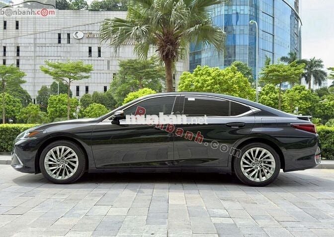 Lexus ES 300h 2023 - 2 Tỷ 950 Triệu