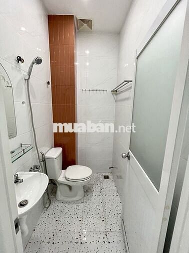LÊ VĂN DUYỆT GIÁP QUẬN 1 - 40M2 2 TẦNG BTCT - CHỈ 5.3 TỶ (TL)