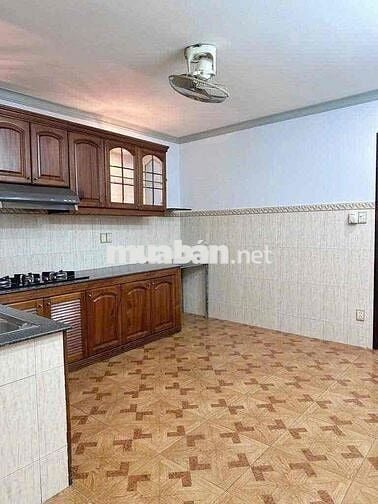 Nhà Mặt tiền Ngô Gia Tự, Quận 10 (4 lầu, 5PN khu sầm uất)