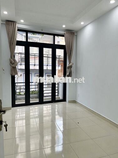 LÊ VĂN DUYỆT GIÁP QUẬN 1 - 40M2 2 TẦNG BTCT - CHỈ 5.3 TỶ (TL)