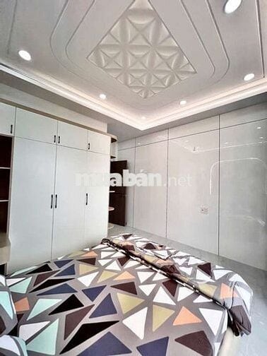 8T.Y 500 THƯƠNG LƯỢNG. ĐƯỜNG 10 MÉT. NHÀ 5 TẦNG 4 PN 6VS