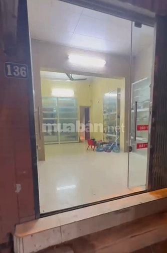 Chính chủ cho thuê nhà mặt đường số 136 Đê Trần Khát Chân