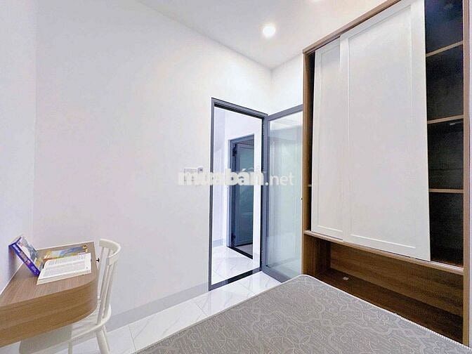 Thuê Căn Hộ 2PN Ban Công Thang Máy Ngay Nơ Trang Long Gần VLU CS3, ...