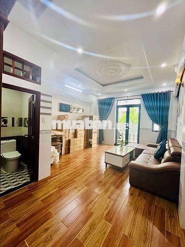 CHO THUÊ NHÀ:
TRỆT 2 LẦU MỚI ĐẸP - SẴN NỘI THẤT
, - KDC HƯNG PHÚ