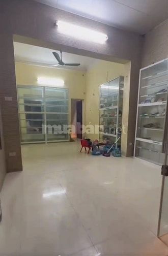 Chính chủ cho thuê nhà mặt đường số 136 Đê Trần Khát Chân