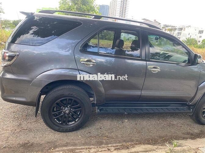 Toyota Fortuner 2015 2.7V 4x2 AT - 130000 km
