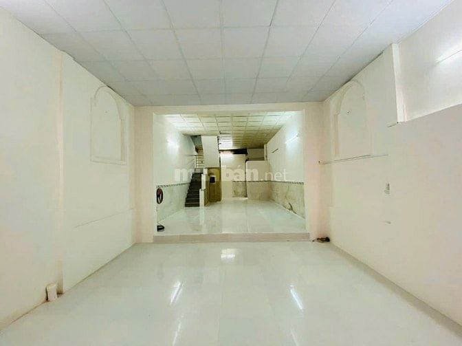 Cho thuê nhà MT QL50.Cách Ngã tư Nguyễn Văn Linh 100m.Dt 5x28.Giá 19tr