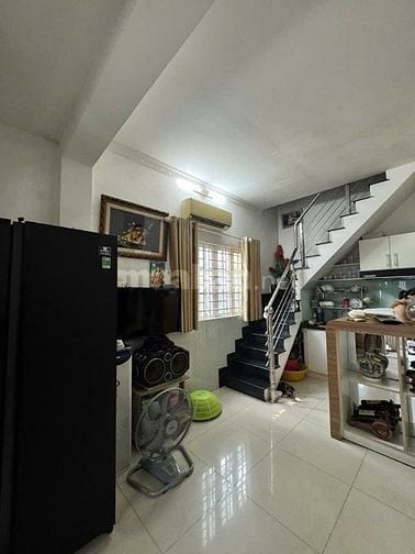 Trung Tâm Phước Kiển, 03 Tầng, DT 30m2
