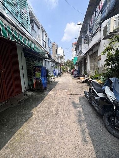 Trung Tâm Phước Kiển, 03 Tầng, DT 30m2