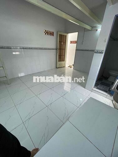 CHO THUÊ PHÒNG NGAY NGÃ TƯ BỐN XÃ CÓ GÁC , bãi xe miễn phí
