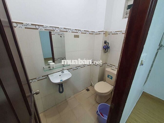 Phòng trống cạnh Mega Market Bình Phú - Cửa vân tay, giờ giấc tự do
