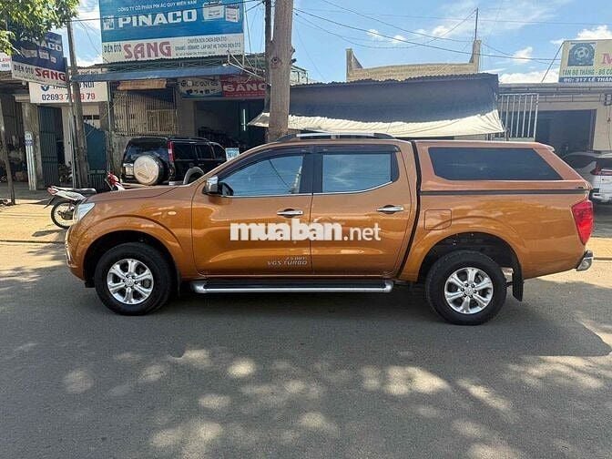 Nissan Navara 2016 NP300E 4x2MT - 100000 km