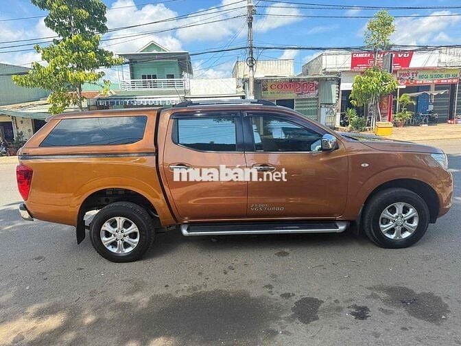 Nissan Navara 2016 NP300E 4x2MT - 100000 km