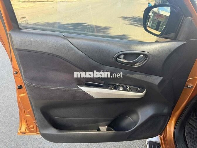Nissan Navara 2016 NP300E 4x2MT - 100000 km