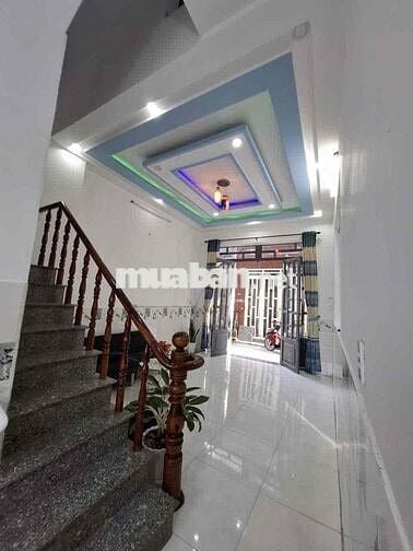 NHÀ DƯỚI 700TR CẠNH CẦU LỚN HÓC MÔN  NGAY CHỢ GÒ HƯU 4X10 (2PN RỘNG )
