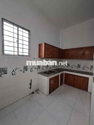 NHÀ DƯỚI 700TR CẠNH CẦU LỚN HÓC MÔN  NGAY CHỢ GÒ HƯU 4X10 (2PN RỘNG )
