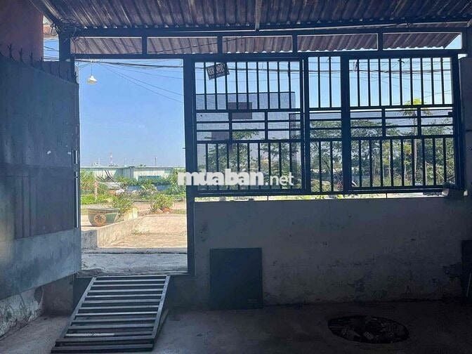 Nhà nguyên căn hẻm mặt tiền kênh tham lương  100m2 (chính chủ )