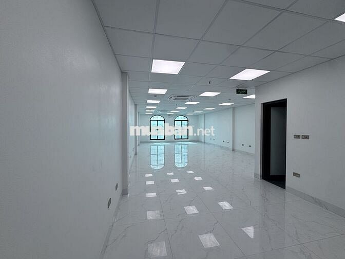 🏢 Cho thuê văn phòng Lạc Long Quân | 142m² sử dụng – 32tr